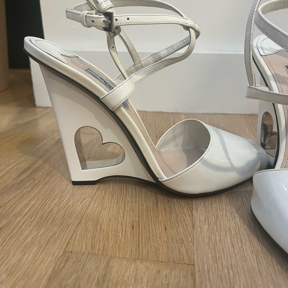 ✨Prada White Heart Heels✨ - Picture 4 of 16